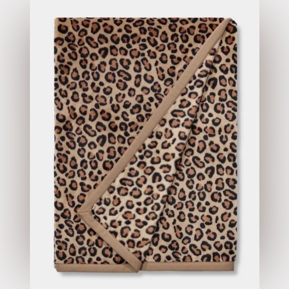 UGG Bedding Nwt Nip Ugg Duffield Ii Throw Faux Fur Blanket In